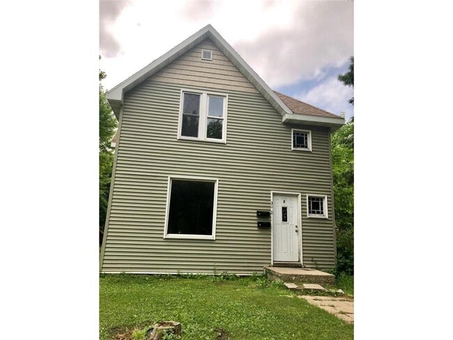 320 Augusta Ave SE