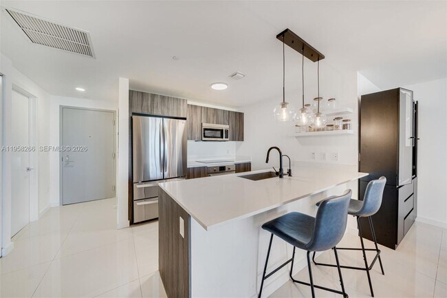 Foto del edificio - 488 NE 18th St