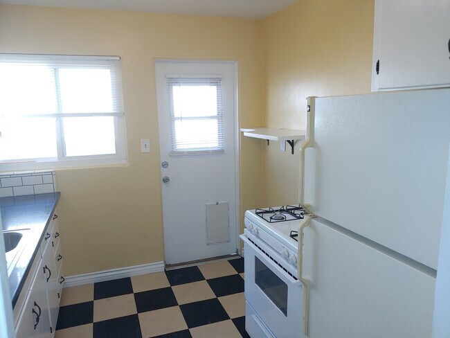 Foto del edificio - 1740 Sunset Cliffs Blvd