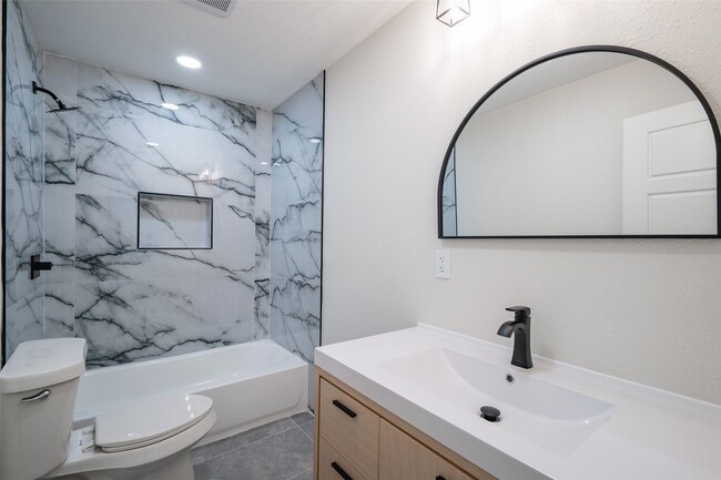 Foto del edificio - 2529 Wood Valley Dr