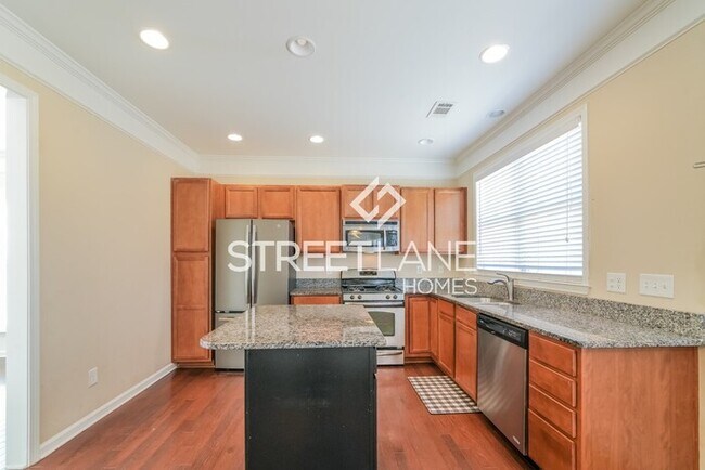 Building Photo - SPRING SPECIAL!!! $500 off first month’s r...