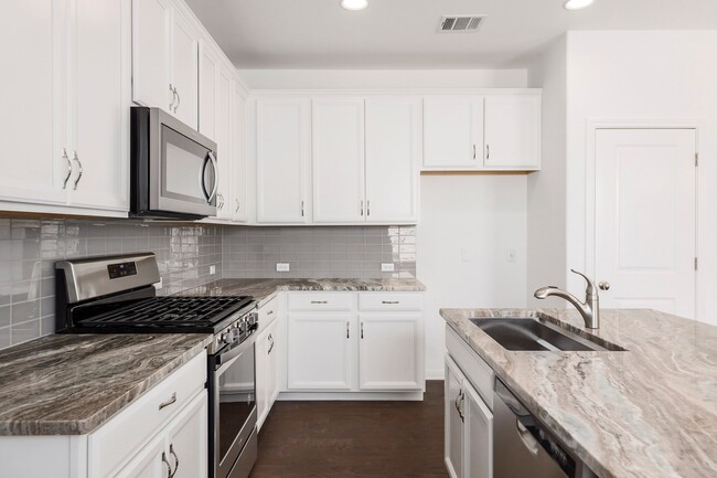 Kitchen (new refrigerator not yet installed when photo was taken) - 17325 Alturas Ave