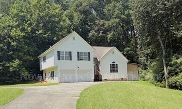 Building Photo - 214 Farmington Trce