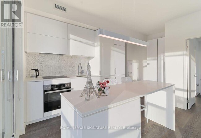 Photo du bâtiment - 15 Lower Jarvis St