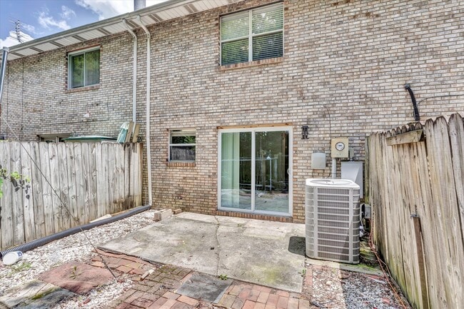 Building Photo - 686 Bethany Ct
