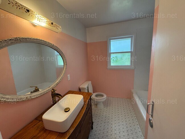 Foto del edificio - $875 - Beautiful 2bed 1 bath - Single family home
