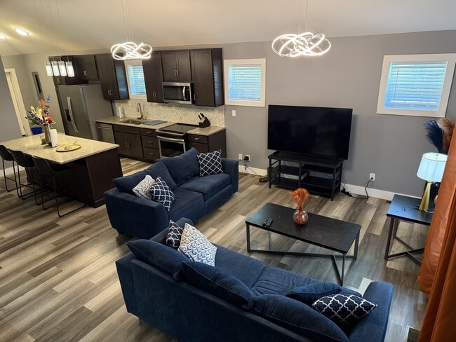 Building Photo - 1615 Dora St