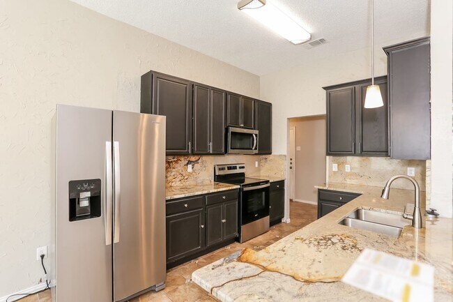 Building Photo - 917 Ryanfield