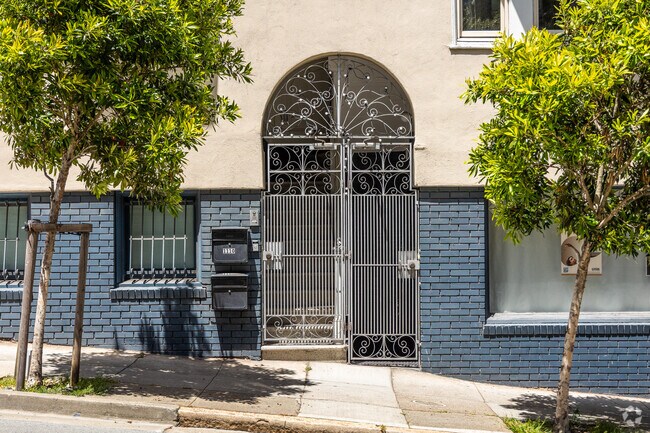 Alt. Entrance - 1501 Taylor St