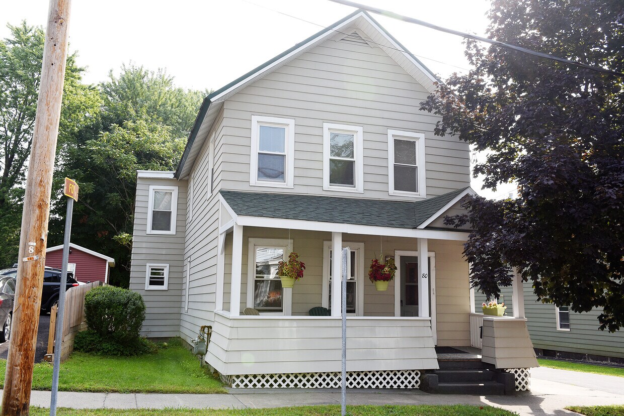 80 Walnut St Unit Upstairs, Saratoga Springs, NY 12866 Apartments in