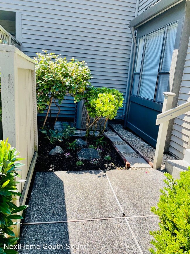 Foto del edificio - 2 br, 2.5 bath House - 105-E Chinook Ln