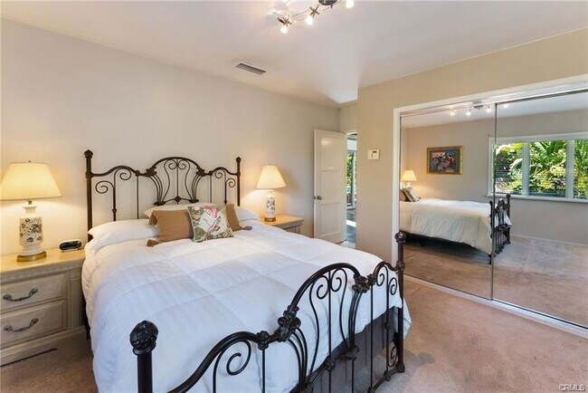 Foto del edificio - 5655 Katherine Ave