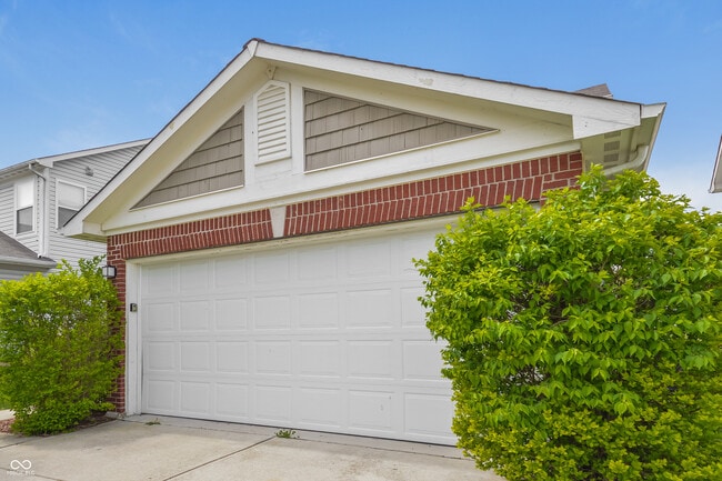 Building Photo - 536 New Moon St