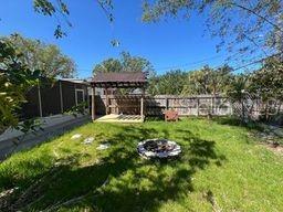 Foto del edificio - 719 37th Ave NE