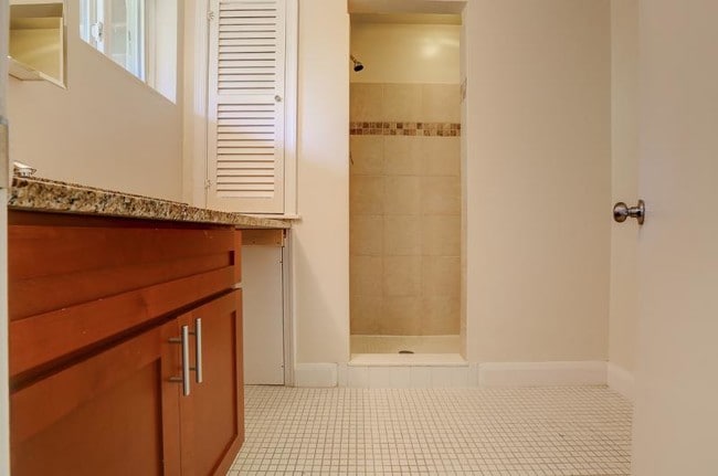 Building Photo - 3501 Clarks Ln