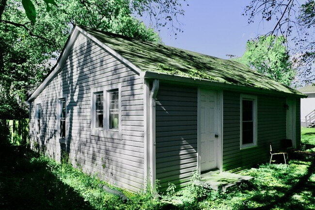 Building Photo - 114 Lucile St