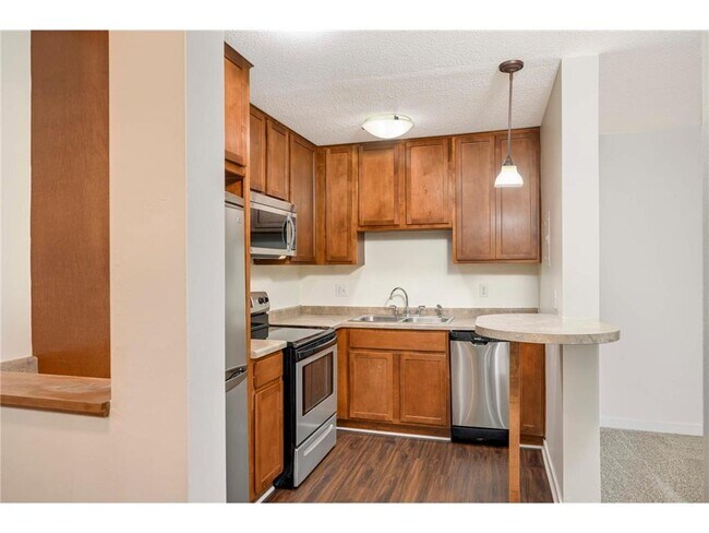 Building Photo - 3729 Snelling Ave