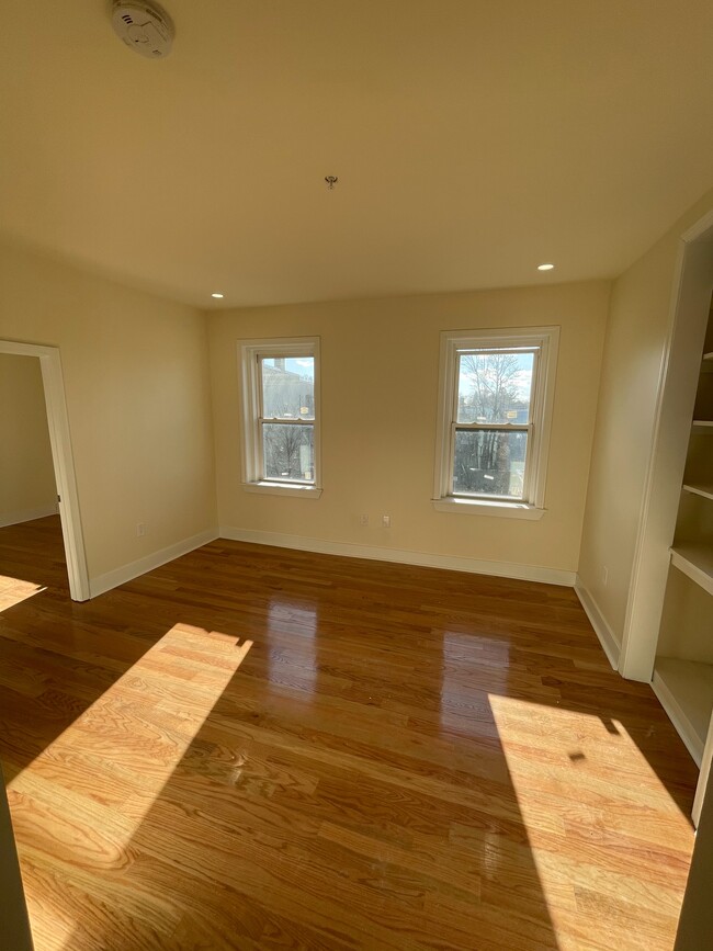 Foto del edificio - 320 Talbot Ave