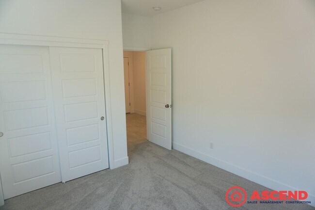 Foto del edificio - Gorgeous new build home located off 7th St...