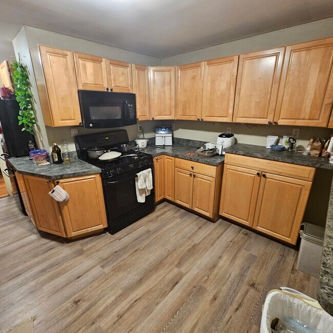 Building Photo - 229 Corey Rd