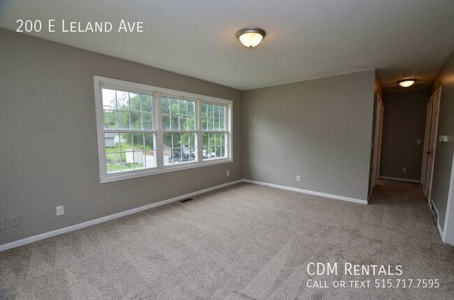 Foto del edificio - DSM Ranch w/ Finished Bsmt and Fenced Yard