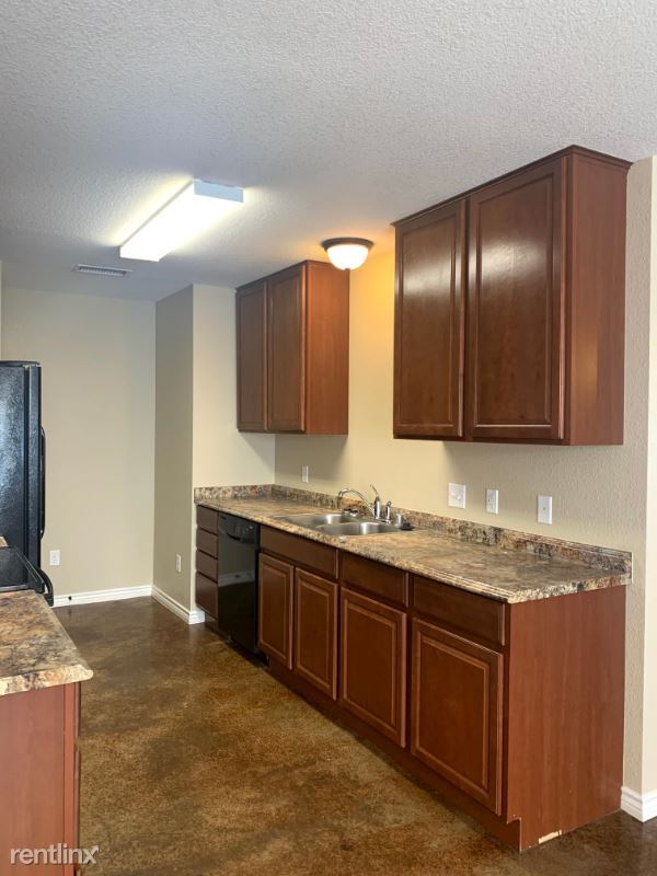 Foto del edificio - 3 br, 2 bath Townhome - 5209 Graceland Dr ...