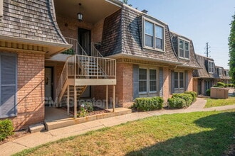 Building Photo - 3000 Hillsboro Pike