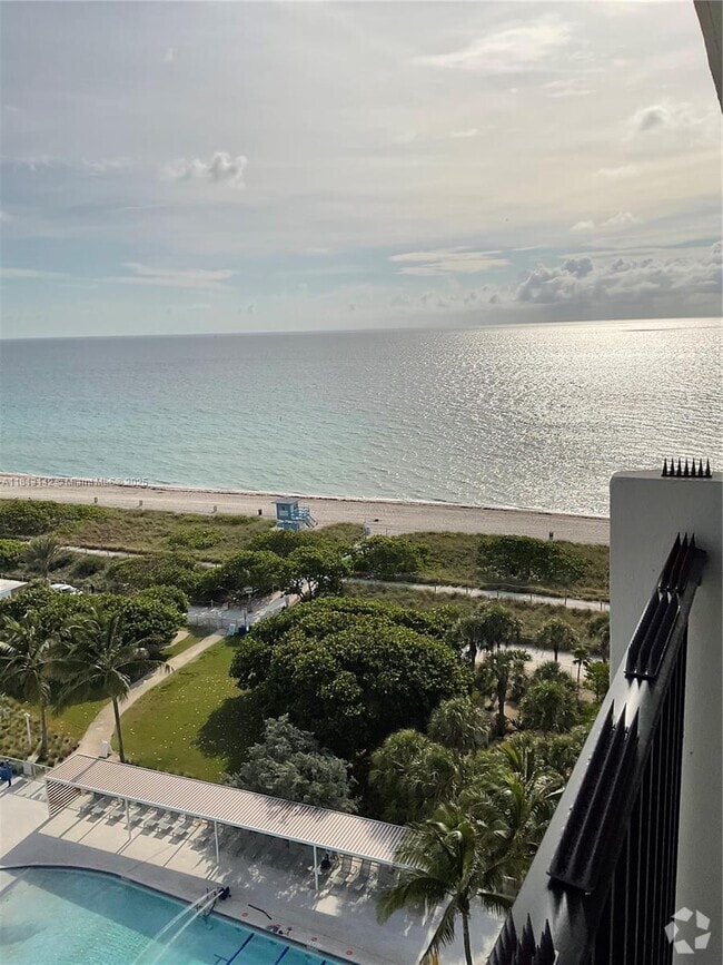 Building Photo - 9273 Collins Ave