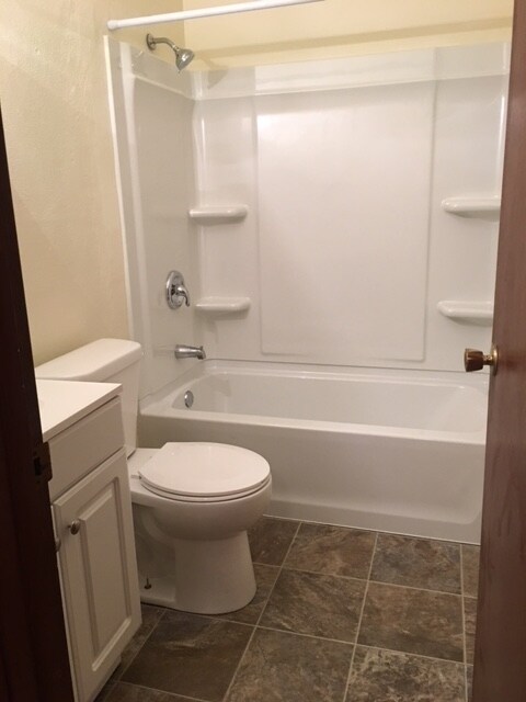 Foto del edificio - 134 Flintridge Dr