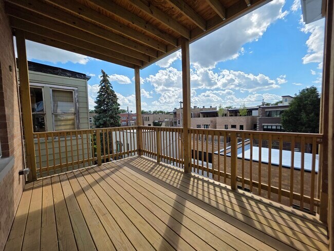Building Photo - 3726 N Racine Ave