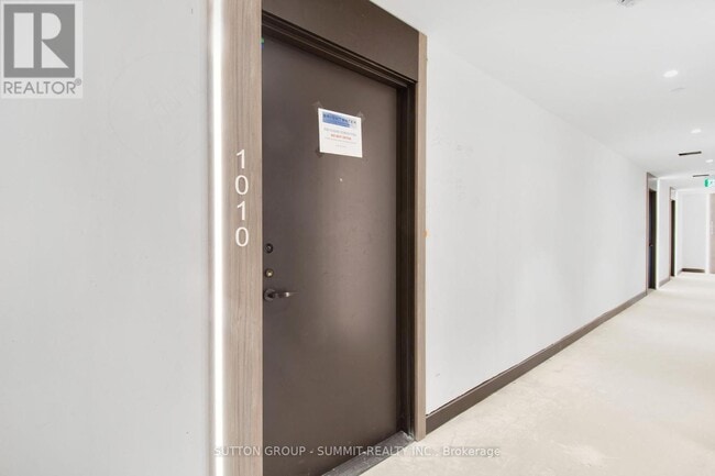 Building Photo - 220-1220 Missinnihe Way