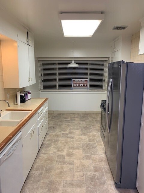 Building Photo - 4545 E Shaw St