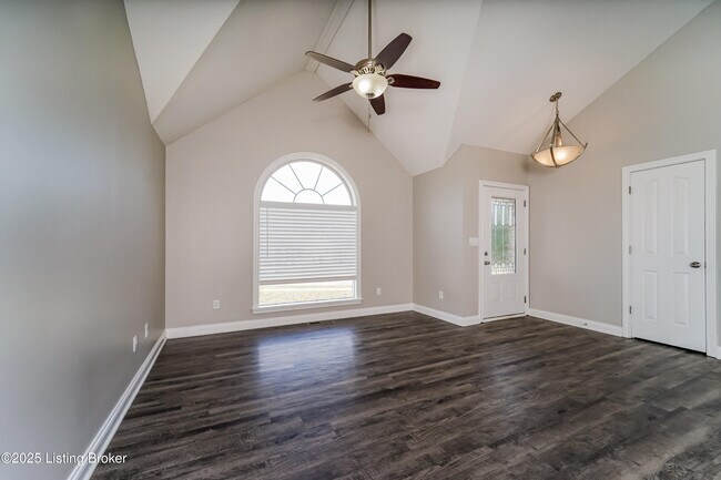 Foto del edificio - 10116 Greenfield Woods Cir