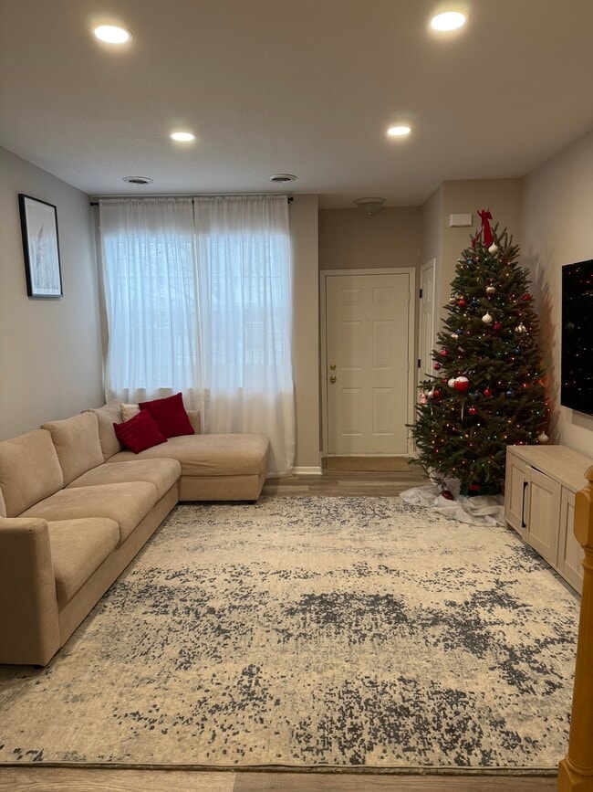 Building Photo - 11190 204th St W