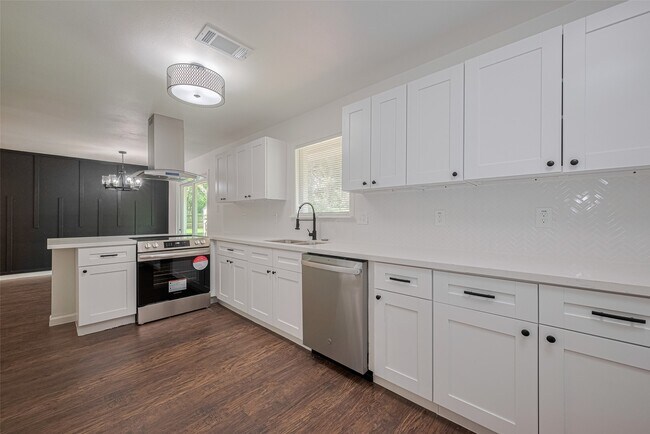 Foto del edificio - 2112 Walnut Ln