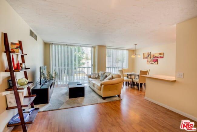 Building Photo - 10751 Wilshire Blvd