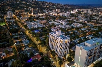 Building Photo - 838 N Doheny Dr