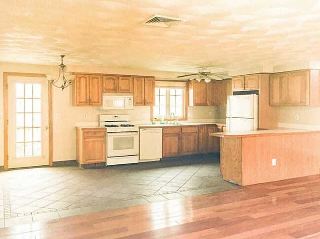 Building Photo - 45-42 Brookfarm Dr