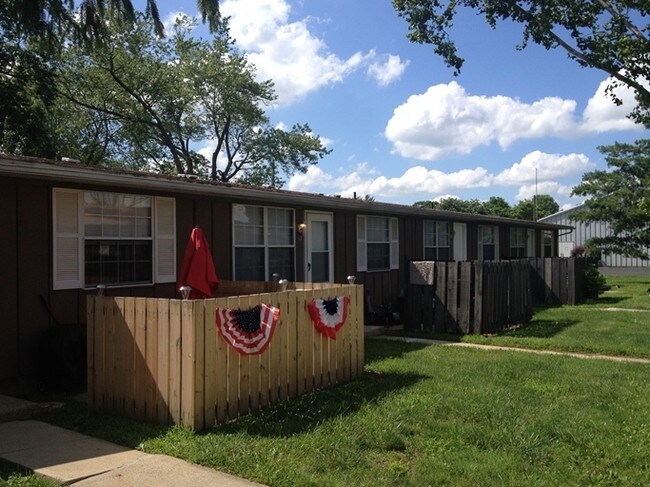 Ashville Court Apartments Ashville Oh Apartments Com