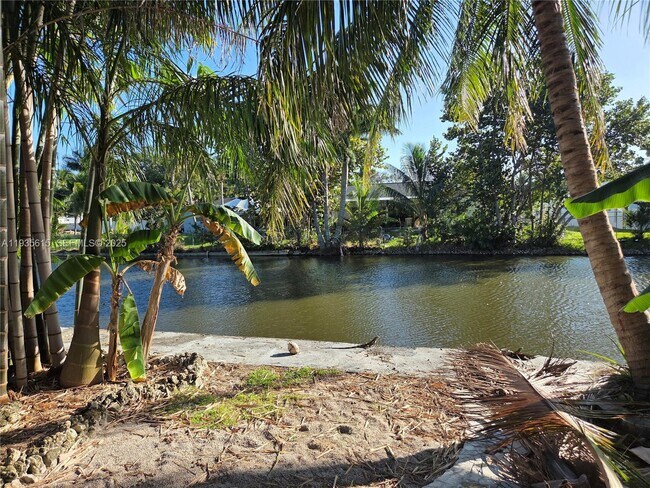 Building Photo - 301 SW 5th St