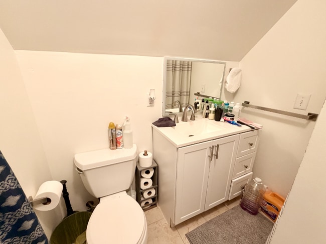 Building Photo - 523 N 5th St