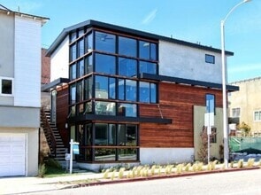 Building Photo - 1501 Crest Dr