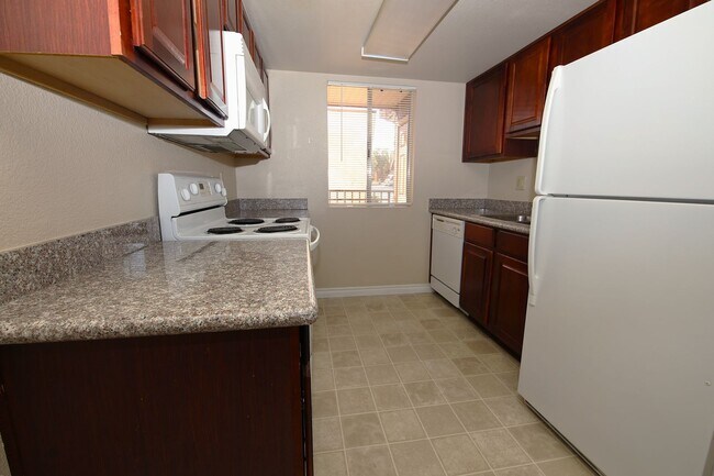 Foto del edificio - BELLA VITA CONDO - GUARD GATED - LOWER UNIT