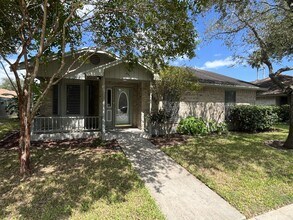 Building Photo - 2930 River Crest Rd