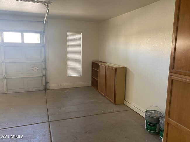 Building Photo - 525 W Candlewood Ln