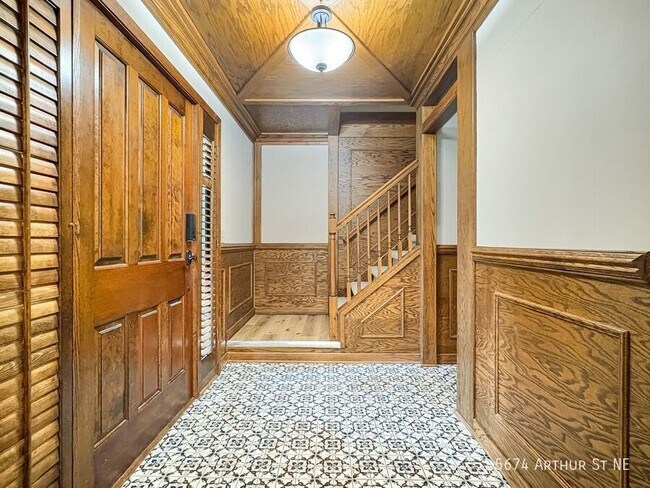 Foto del edificio - 5674 Arthur St NE