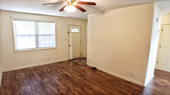 Building Photo - 2 Bedroom in Pleasant View