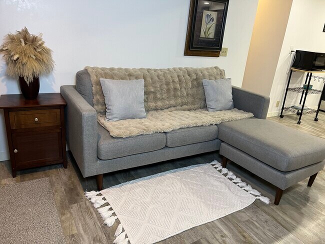 Foto del edificio - 5652 Ozark Ave N