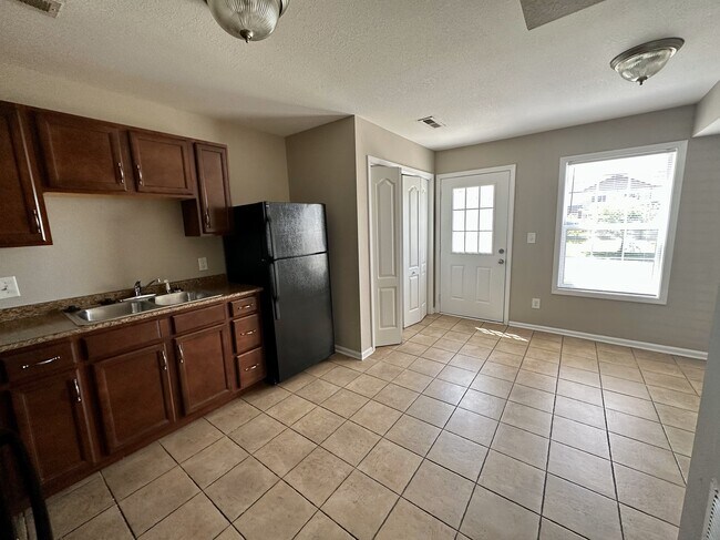 Foto del edificio - 855 Tracy Ln