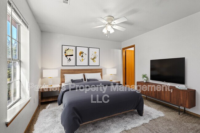 Foto del edificio - 886 S Curtis Ave